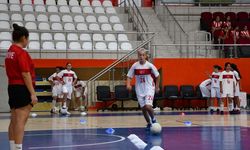 İşitme Engelliler Kadınlar Futsal Milli Takımı'nın kampı Bilecik'te başladı