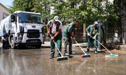 Keçiören’de temizlik seferberliği! Cadde ve sokaklar tek tek yıkanıyor