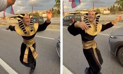 Salah'ın transferi renkli görüntülere sahne oldu: Firavun kostümlü kolbastı show