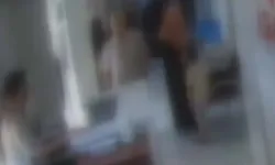 “8 dakika bekledim” deyip ortalığı dağıttı: Sağlık merkezinde şiddet kamerada