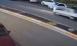 Anne ve bebeğine araba çarptı! Aksaray'daki feci kaza böyle görüntülendi!