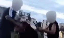 "Hastayım yapmayın" diyerek yalvardı, dakikalarca darbedildi! 12 yaşındaki çocuğa korkunç akran zorbalığı kamerada