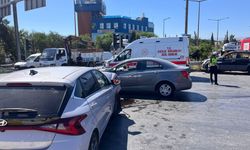 Kırmızı ışık ihlali zincirleme kazaya neden oldu: 3 yaralı