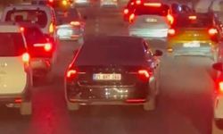 Sürücüler fermuar sistemine geçti, bir sürücü anonslara rağmen itfaiyeye yol vermedi