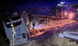 Amasya'da yolcu otobüsü şarampole uçtu! 2'si ağır çok sayıda yaralı var