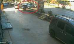 Önce yayaya çarptı sonra durağa dalıp 1'i ağır 3 kişiyi yaraladı! Antalya'daki feci kaza kamerada