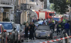 Atina’da eski binada patlama: Bina yıkıldı, 1 kişi yaralandı