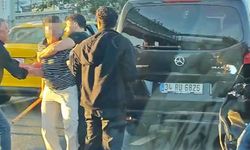 Kağıthane'de kaza sonrası çıkan yumruklu ve sopalı kavga kamerada!