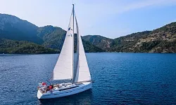 Bodrum'da 2 yelkenliye operasyon! 22 göçmen yakalandı