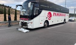 Çanakkale'de feci kaza: Otobüs otomobile çarptı, 2 kişi hayatını kaybetti