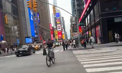 Dünyaca ünlü Times Square Meydanı'nda bıçaklı saldırı! Polis kurşunuyla durduruldu