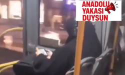 Otobüste telefonundan müstehcen video izledi, görüntüler sosyal medyada gündem oldu