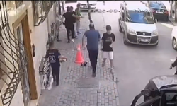 Esenler’de ağacı sallayan çocuğu tekme tokat dövdüler: O anlar kamerada