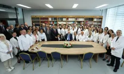 Cumhurbaşkanı Erdoğan'dan Gazi Anadolu Lisesi'ne ziyaret