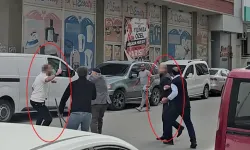 Babasını darbeden kişiyi tabancayla bacağından vurdu: O anlar kamerada