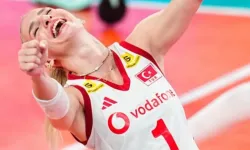 Gizem Örge şampiyonluk gecesinde göz kamaştırdı!