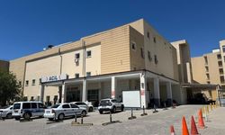 Siverek’te traktörün altında kalan çocuk ve amcası yaralandı