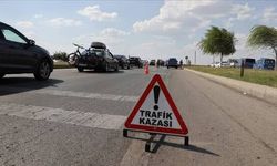 Sincan'da ters yönden gelen otomobil motosiklete çarptı