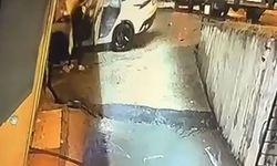 İşletmeye dalan otomobil alev aldı: Sürücüyü vatandaş kurtardı