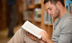 O ülkede 15 dakika kitap okuyana para!
