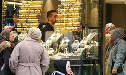 Kuyumcudan dikkat çeken tespit: Altın düşüşünün arkasında nakit sıkıntısı
