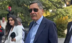 Melih Gökçek adliye çıkışında muhabiri fırçaladı: “Sorma, soru almıyorum”