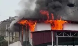 Mutfakta başladı, çatıyı sardı! 2 katlı ev kullanılamaz hale geldi