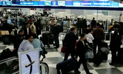 Sınırda "pasaport lütfen" demek resmen yasak: Bu 3 kişiye kimse soramıyor