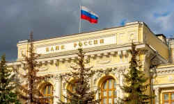 Rusya'da Putin'e güven sıfırlandı, vatandaş bankadaki parasını çekiyor!