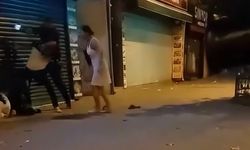 Beyoğlu’nda sokak ortasında kız arkadaşını darbetti: O anlar kamerada