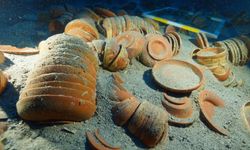 Akdeniz’in derinliklerinden 2 bin 100 yıllık sofra takımı çıktı