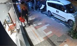 29 Ekim'de Türk bayrağına çirkin hareket: Polis kapüşonlu adam için düğmeye bastı!