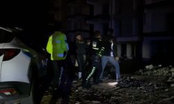 Polis durdurmak istedi, o kaçtı: Yakalanınca “Sürücü ben değilim” deyip kavga ettiler