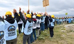 Alacakları için yola çıkan Soma işçileri ulaşım engeline takıldı