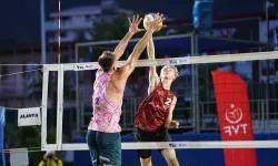 Alanya'da plaj voleybolu rüzgarı esti: Yusuf Özdemir gümüş aldı