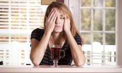 Alkol aldıktan sonra neden kaygı yaşanır? Hangxiety nasıl geçer?