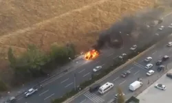 Ankara Mamak'ta seyir halindeki araç alev topuna döndü