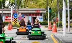 Ankara'da minikler trafik kurallarını Kurtuluş Parkı'nda öğreniyor