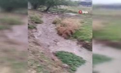 Ankara'da sağanak dereyi taşırdı, mahalle sular altında kaldı