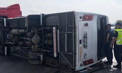 Antalya’da midibüs devrildi: 5 kişi yaralandı