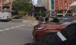 Ataşehir’de motosiklet yayaya çarptı: Kaza kask kamerasında