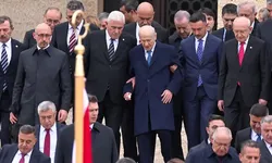 Bahçeli ve Dervişoğlu’ndan Anıtkabir’de dikkat çeken yakınlık