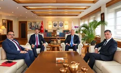 Bakan Ersoy, İzmir Büyükşehir Belediye Başkanı Tugay ile görüştü