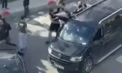 Bayrampaşa’da yol verme kavgası büyüdü: Kafa atınca ortalık karıştı