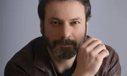 Beyoğlu’nda gece yarısı bina çöktü Oyuncu Umut Özkan korku dolu anları anlattı