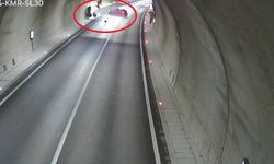Cinayet gibi kaza kamerada... Bursa'da karşı şeride geçen otomobil motosiklete böyle çarptı