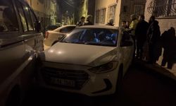Bursa’da trafikte dehşet! Kaldırım taşıyla genç sürücüyü kovaladı