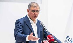 Cemil Tugay kimdir? Doktorluktan İzmir Büyükşehir Başkanlığına