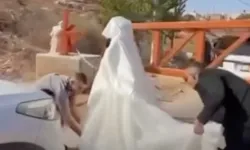 Filistinli gelin İsrail barikatını aşamadı! Düğün arabasından inip yürüdü
