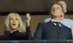 Fransa’da protestolar sürerken Macron, eşiyle konsere katıldı